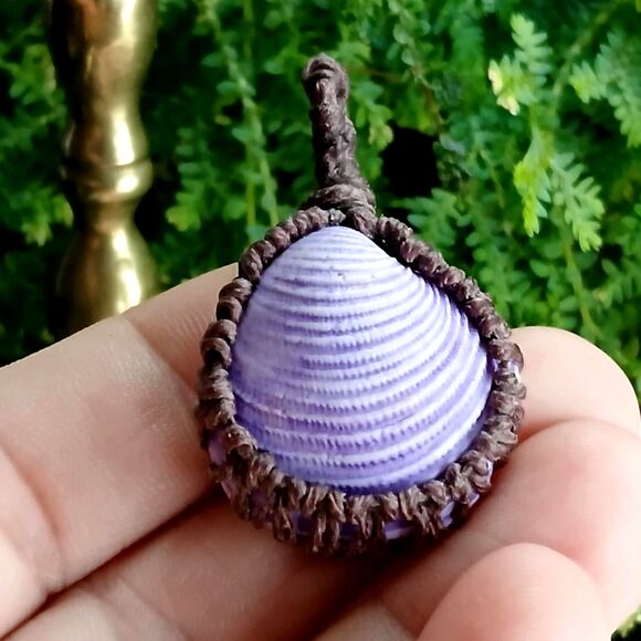 Macrame Seashell Pendant, Shell Jewelry, Purple Shell Pendant - Picture 4 of 4